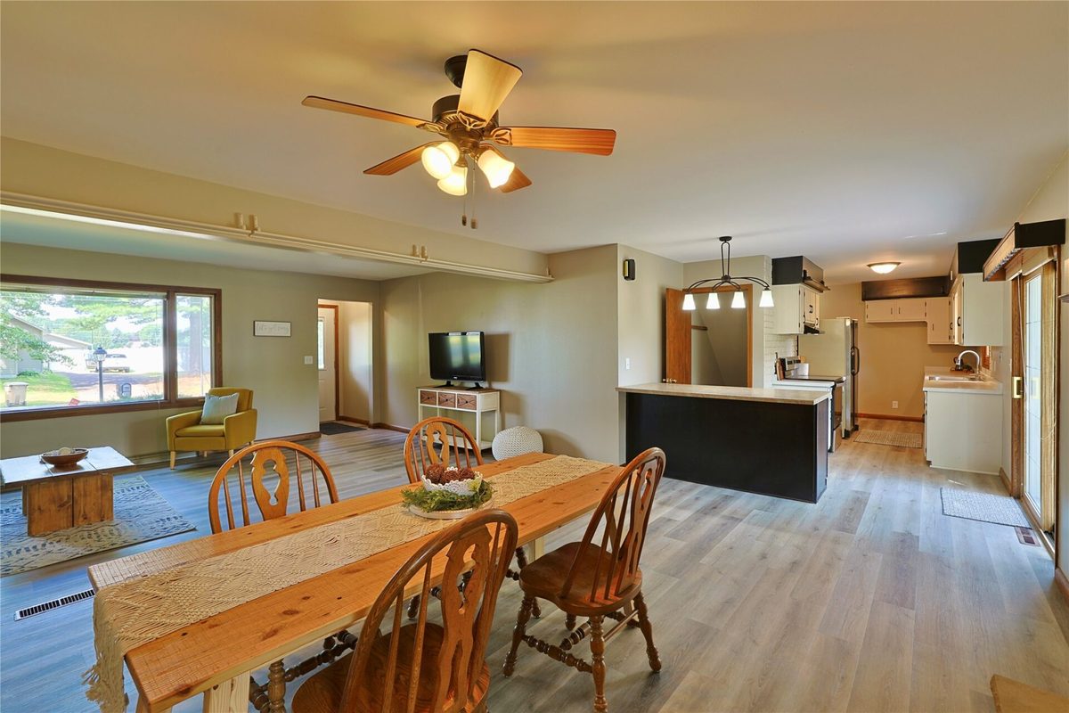 3045 Wedgewood Avenue, Eau Claire WI 54703 - Residential house for sale - MLS #1604462 - image12