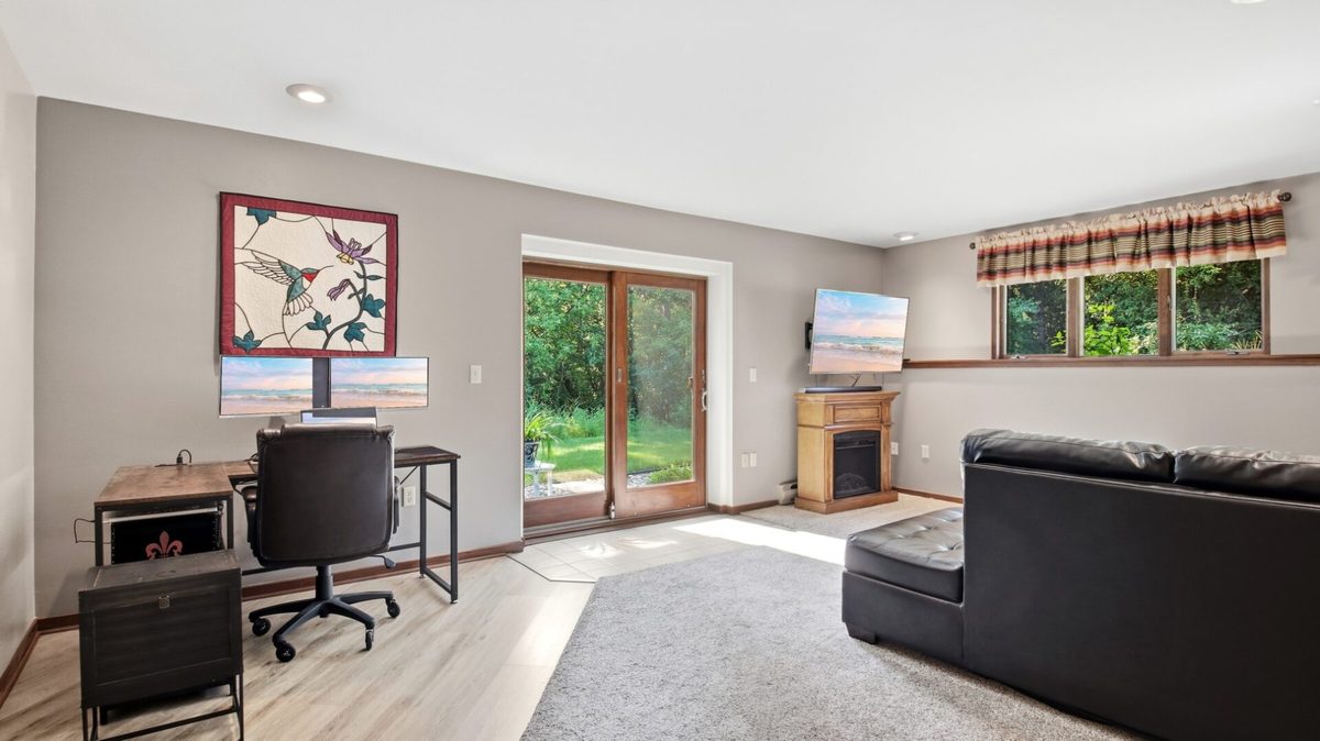 2416 Aurora Circle NE, Menomonie, WI