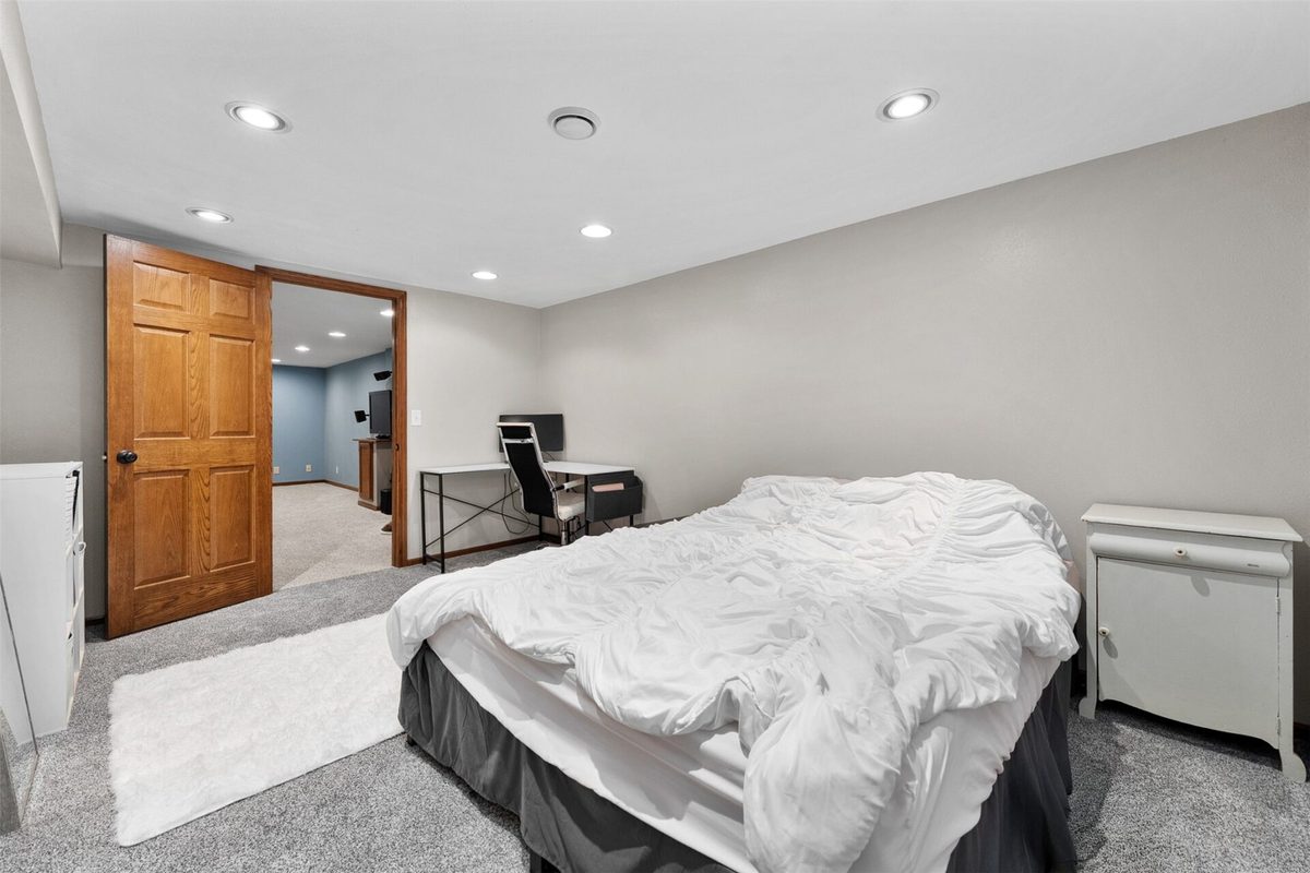 2527 Lynn Avenue Altoona WI 54720 — photo 24