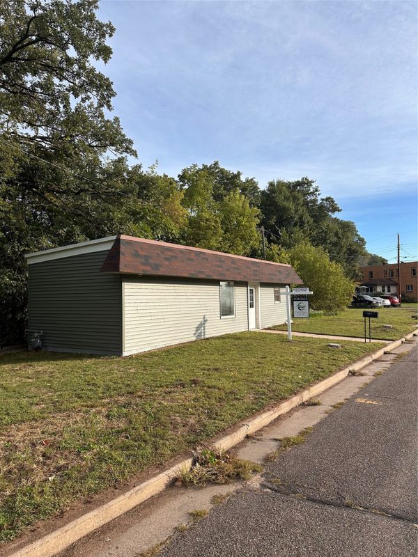 120 Greenville Street, Chippewa Falls WI 54729 - CommercialSale house for sale - MLS #1605039 - image3