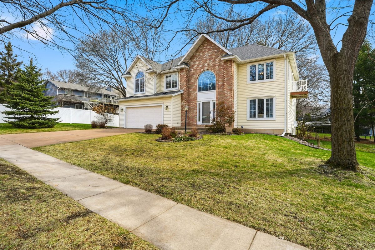 1011 Thompson Drive, Altoona, WI