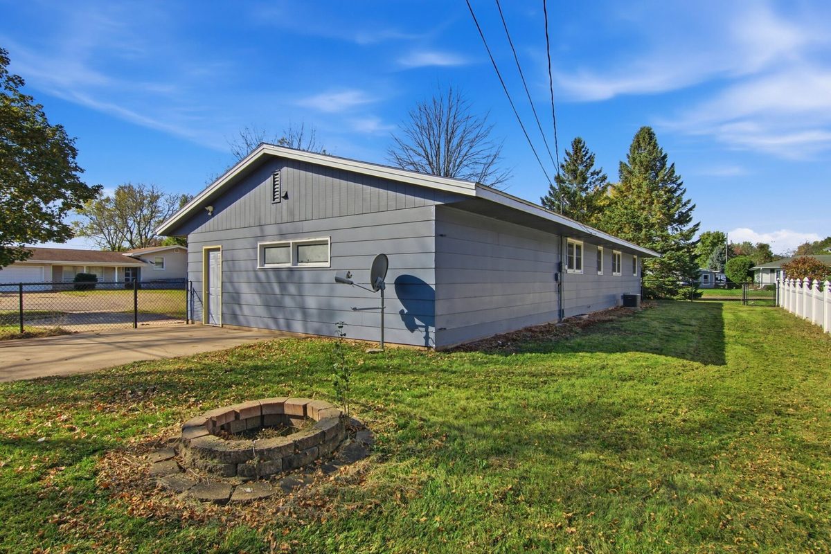 3005 Nimitz Street, Eau Claire WI 54701 - Residential house for sale - MLS #1606331 - image2