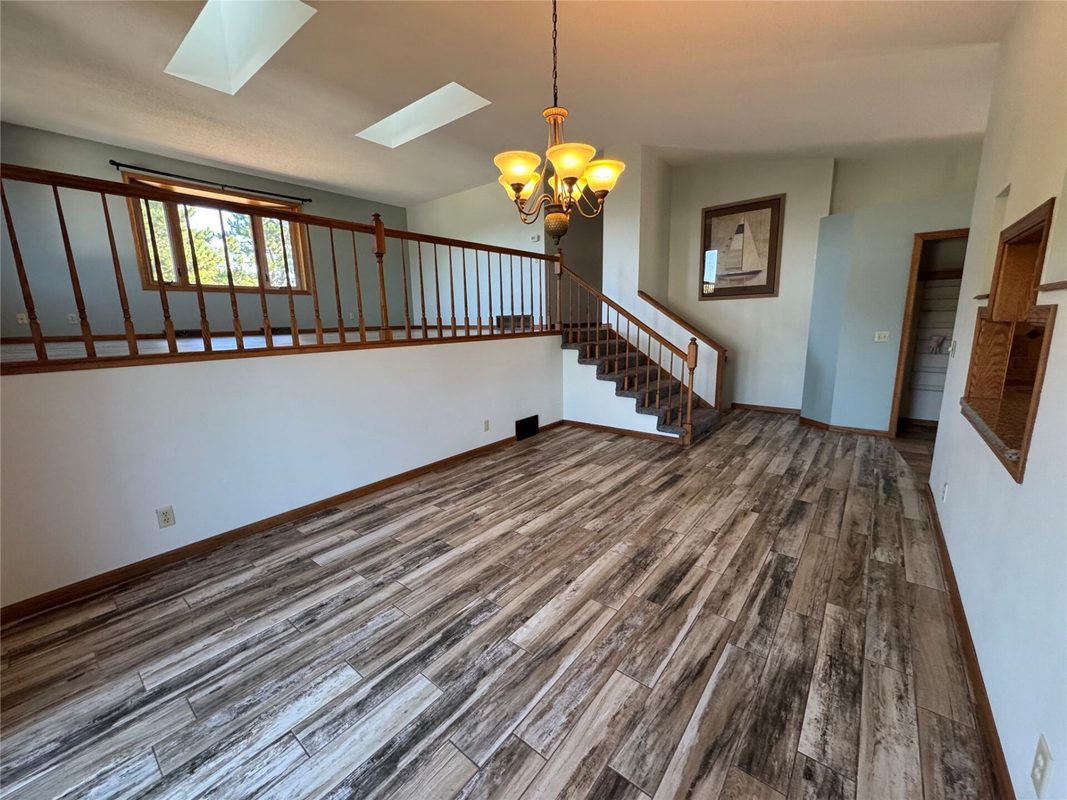 4002 Oak Knoll Drive, Eau Claire WI 54701 - Residential house for sale - MLS #1604569 - image8