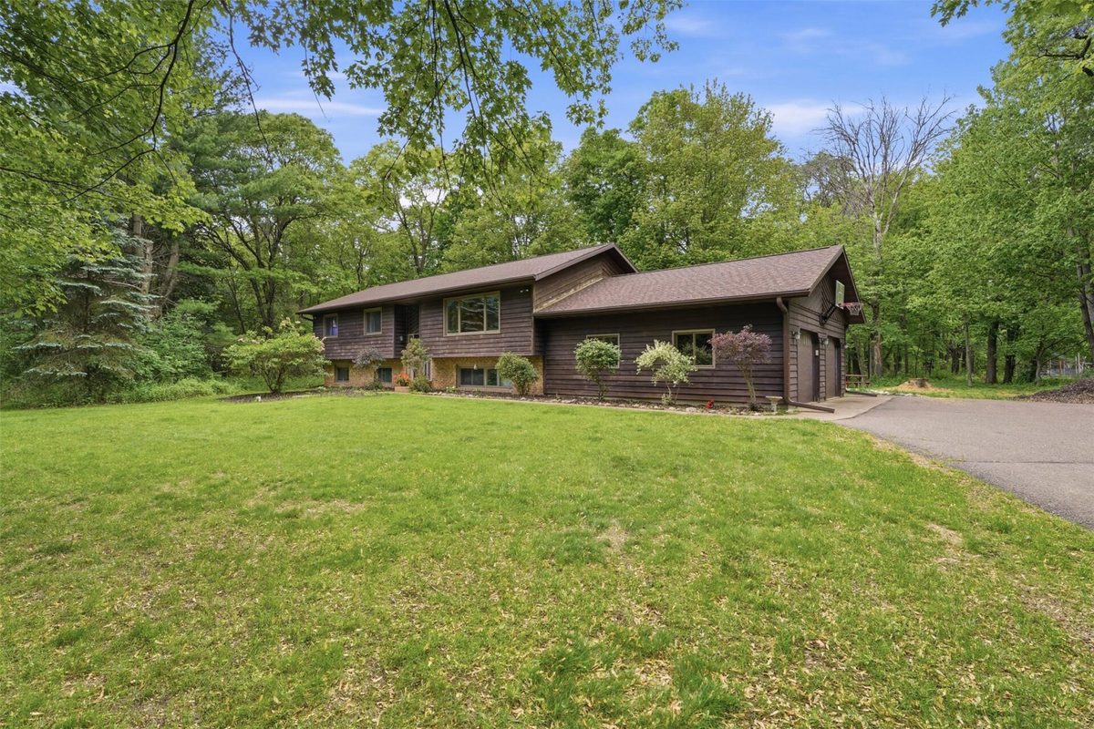 642 57th Avenue, Eau Claire WI 54703 - Residential house for sale - MLS #1600856 - image2