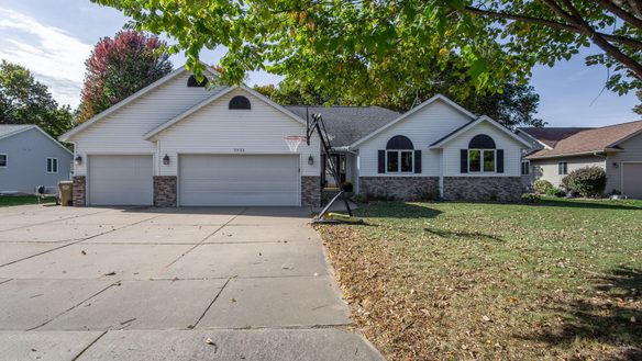 2922 Wayland Court, Eau Claire WI 54703 - Residential house for sale - MLS #1605913 - image1
