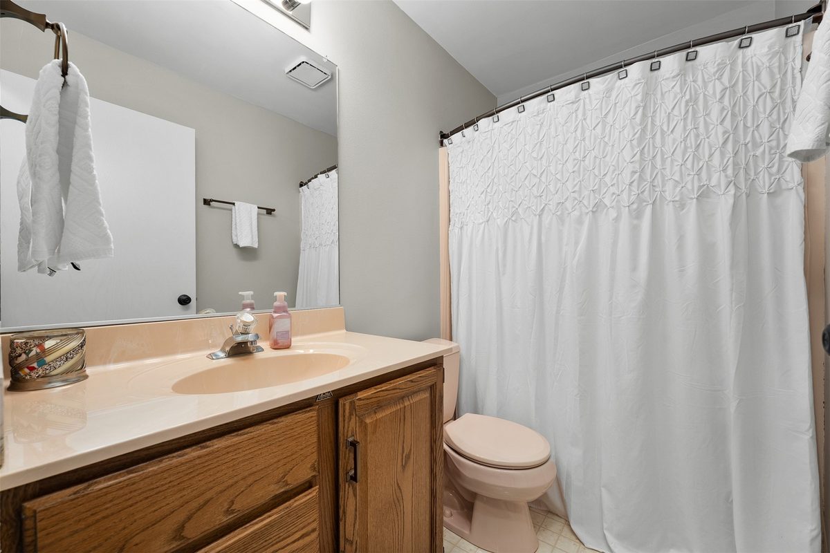 1011 Thompson Drive, Altoona, WI