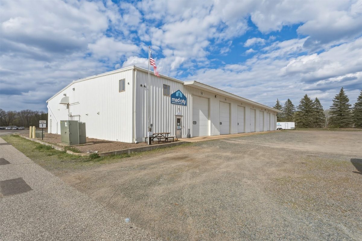 2725 & 2720 Arbor Court, Eau Claire WI 54701 - CommercialSale house for sale - MLS #1601993 - image3