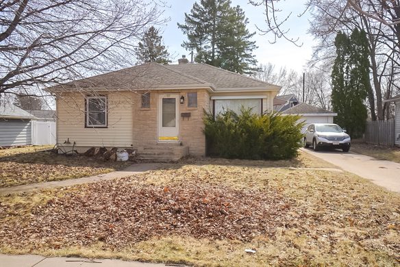127 W Truman Avenue, Eau Claire, WI