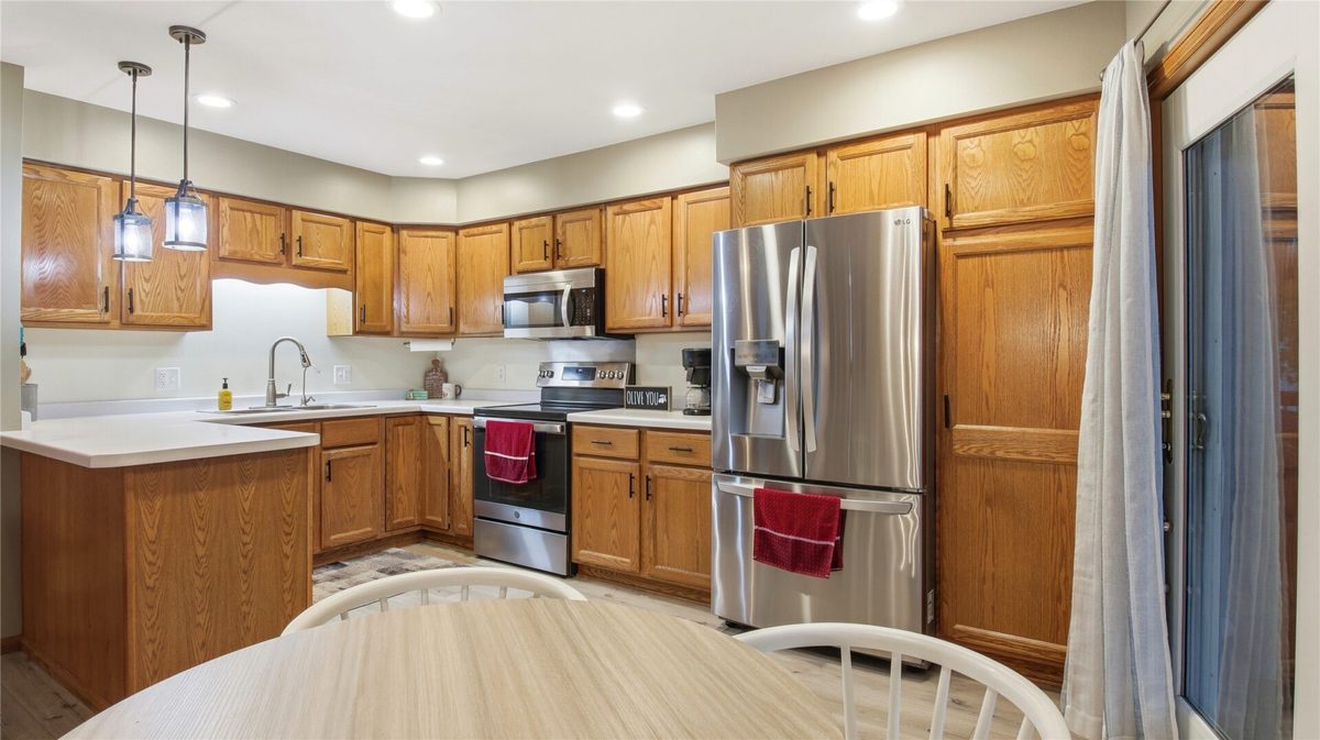 2737 Jeanne Lane, Eau Claire WI 54703 - Residential house for sale - MLS #1605974 - image3
