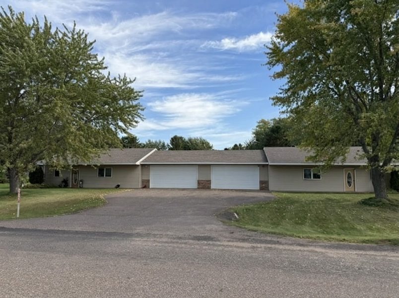 5653-5655 165th St E 