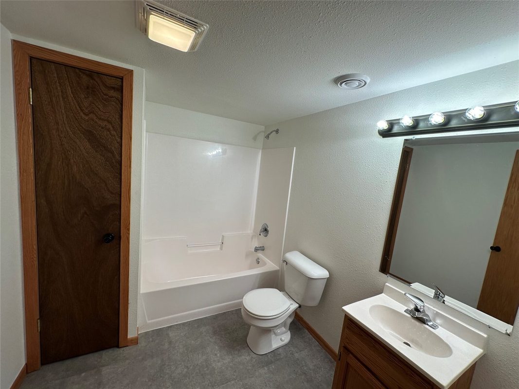 2610 Mont Claire Road, Eau Claire WI 54703 - Residential house for sale - MLS #1605294 - image43