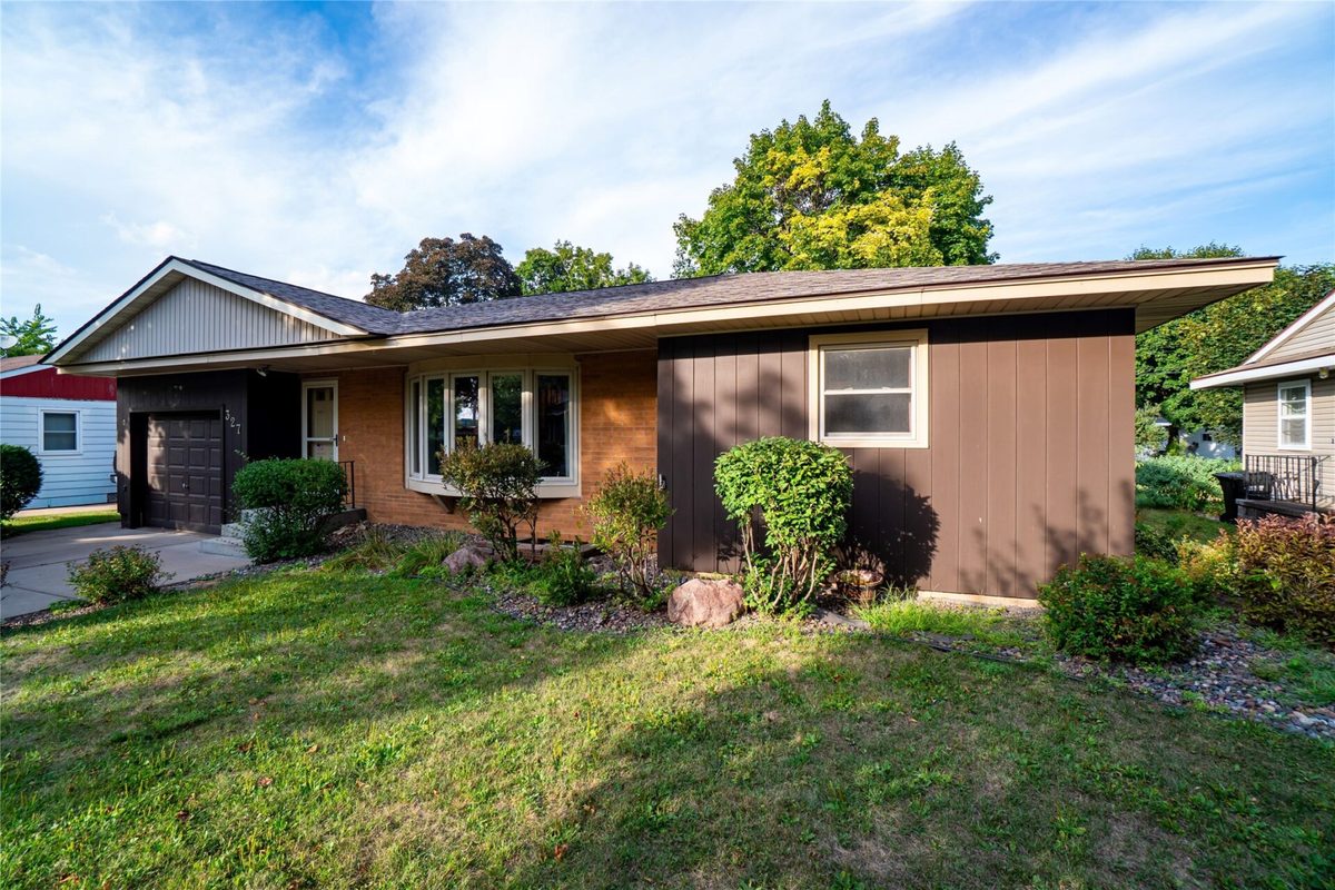 327 Marshall Street, Chippewa Falls WI 54729 - Residential house for sale - MLS #1604612 - image2
