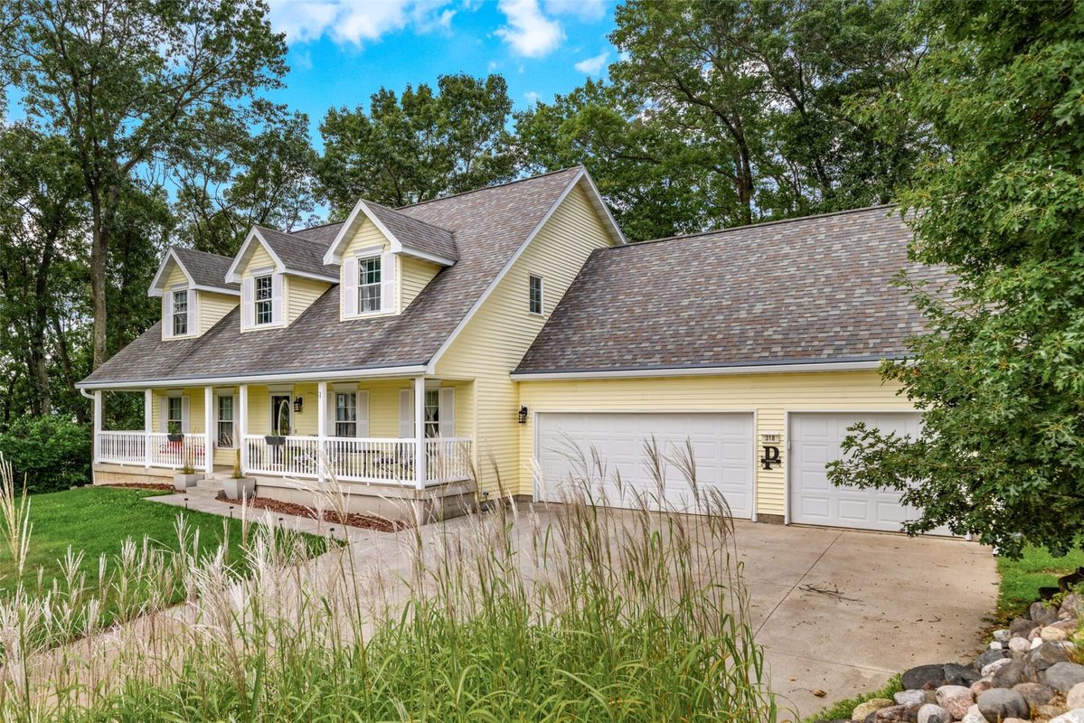 318 Paris Place  Eau Claire WI 54703 — photo 2