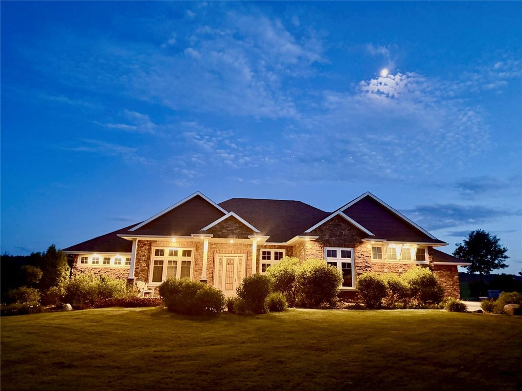 1747 Drinkman Lane, Eau Claire WI 54701 - Residential house for sale - MLS #1597943 - image2