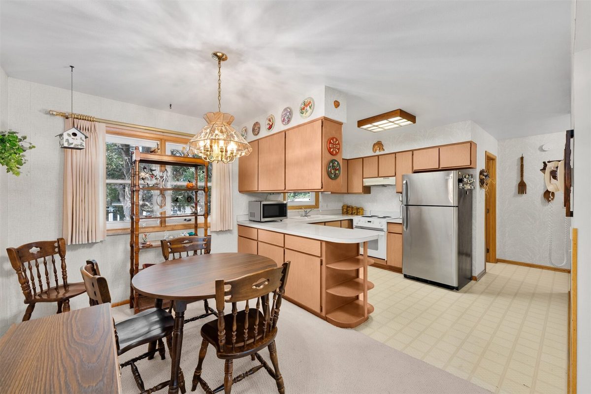 1002 Leonard Drive, Eau Claire WI 54703 - Residential house for sale - MLS #1604356 - image7