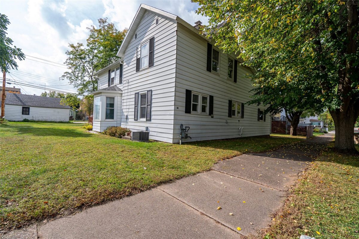16 Grove Street, Chippewa Falls WI 54729 - Residential house for sale - MLS #1605691 - image2