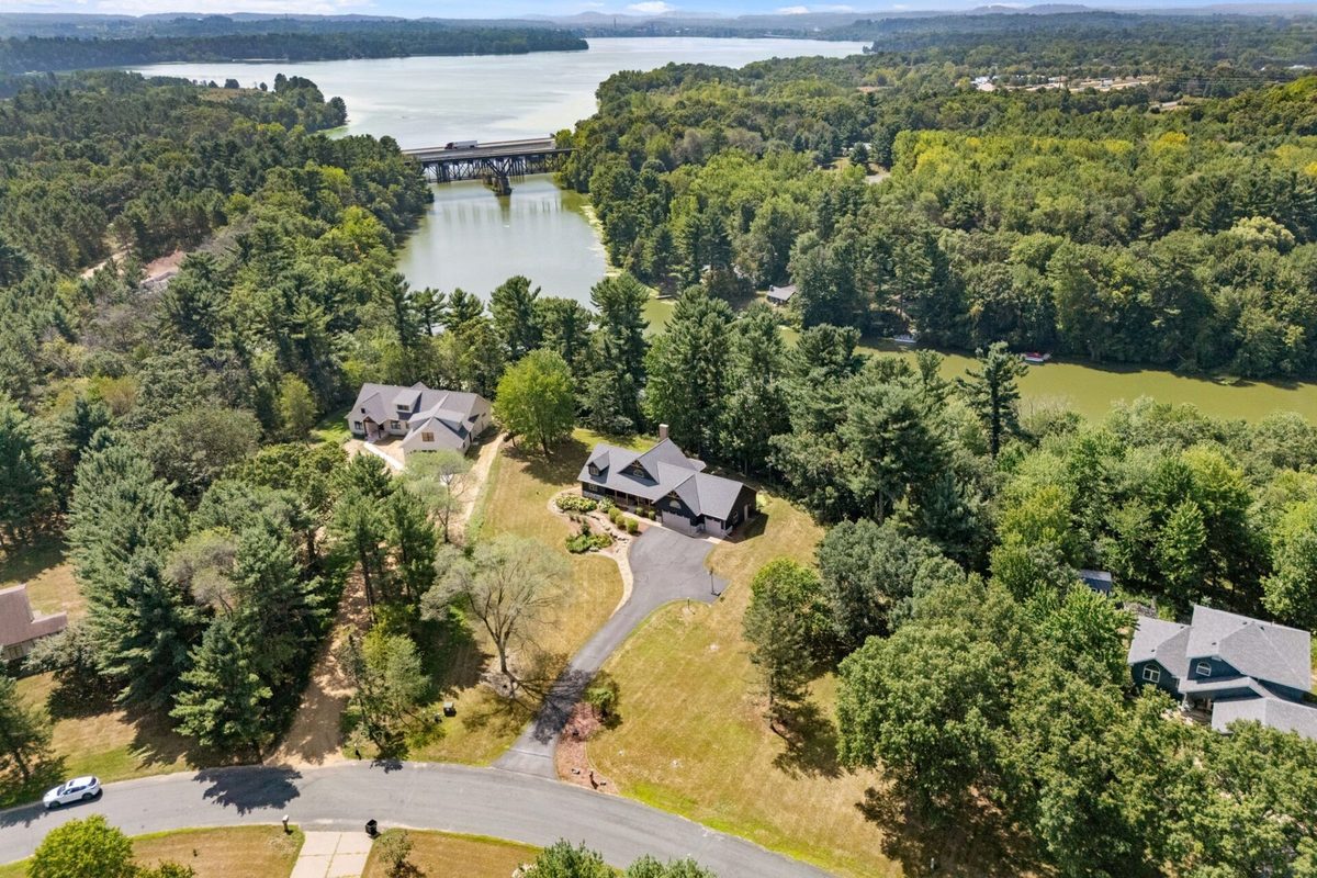 2403 Eagle Ridge Drive, Menomonie WI 54751 - Residential house for sale - MLS #1604526 - image2