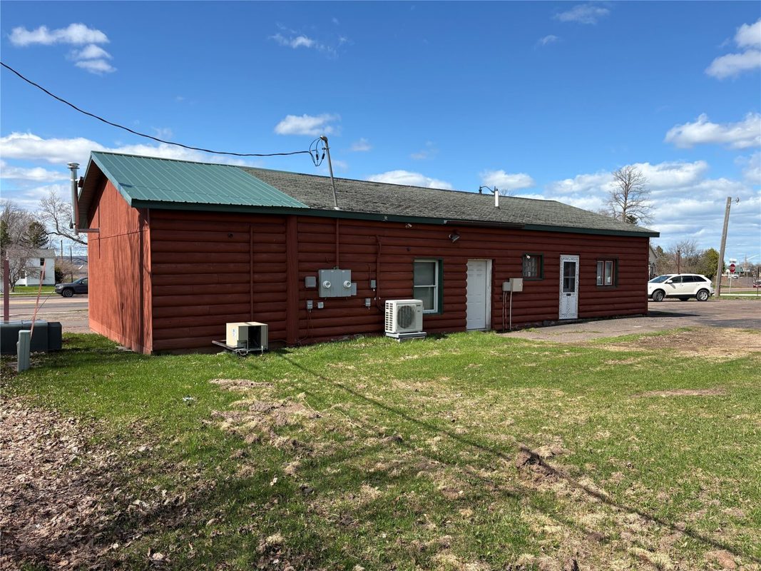 722 Lake Shore Drive E, Ashland, WI — photo 3