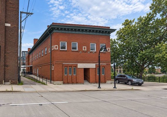 8 S Farwell Street Eau Claire WI 54701