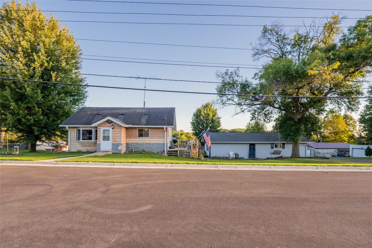 423 Bates Street, Cornell WI 54732 - Residential house for sale - MLS #1605010 - image4