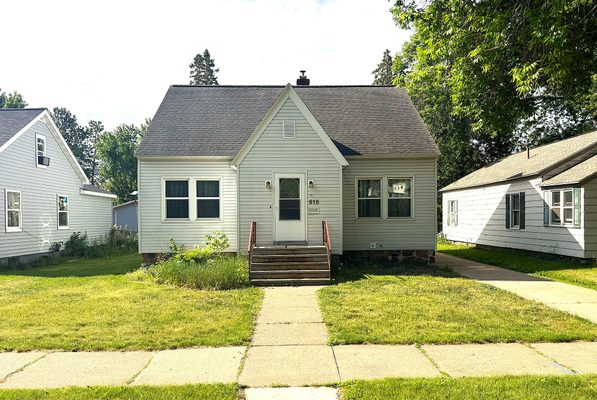 515 Oak Street Spooner WI 54801