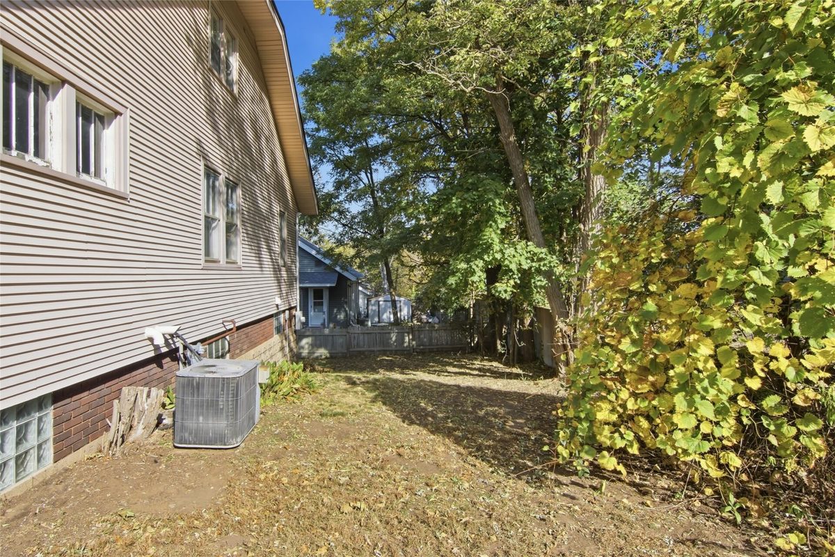 1200 Main Street, Eau Claire WI 54701 - Residential house for sale - MLS #1605933 - image25