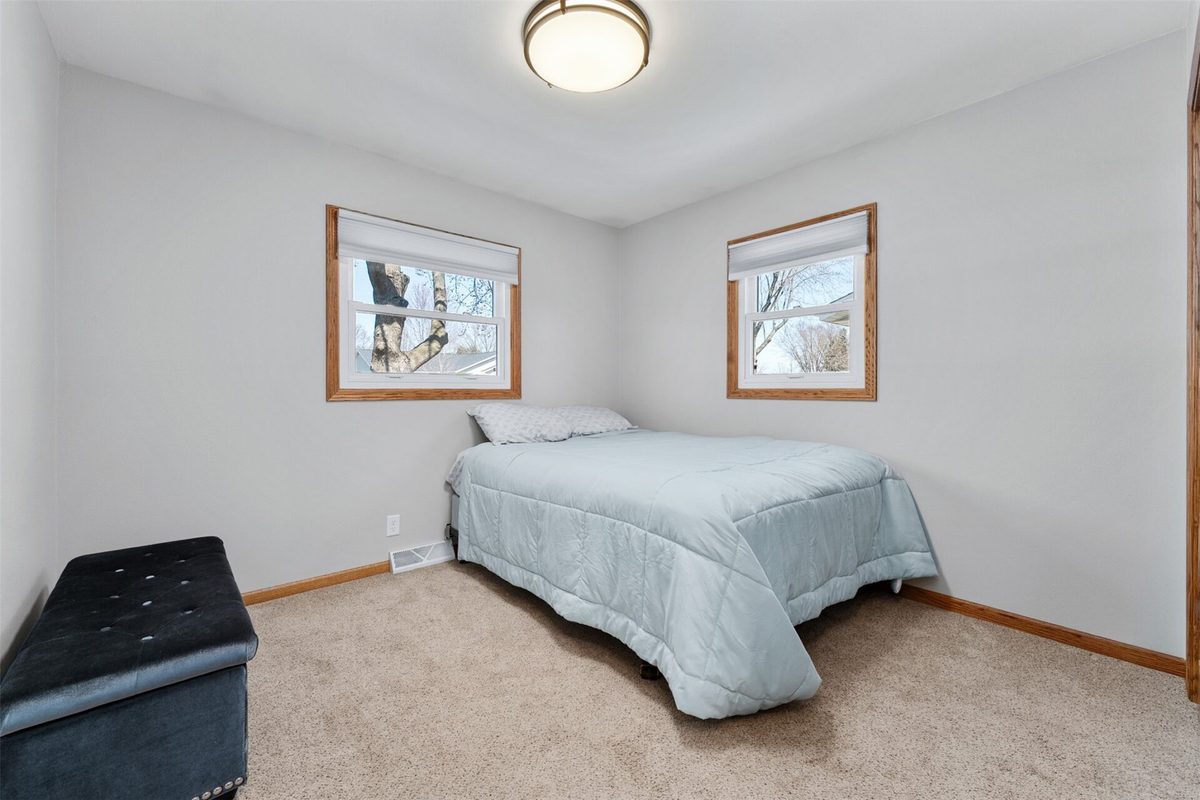 2527 Lynn Avenue Altoona WI 54720 — photo 20