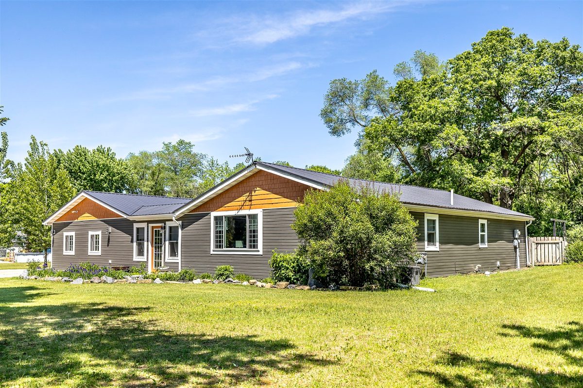 122 Washington Street, Black River Falls WI 54615 - Residential house for sale - MLS #1601660 - image2