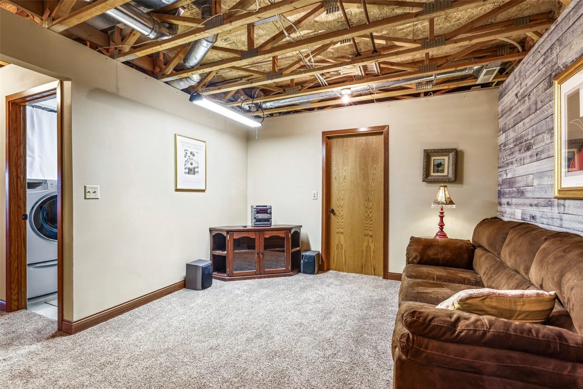 318 Paris Place  Eau Claire WI 54703 — photo 39