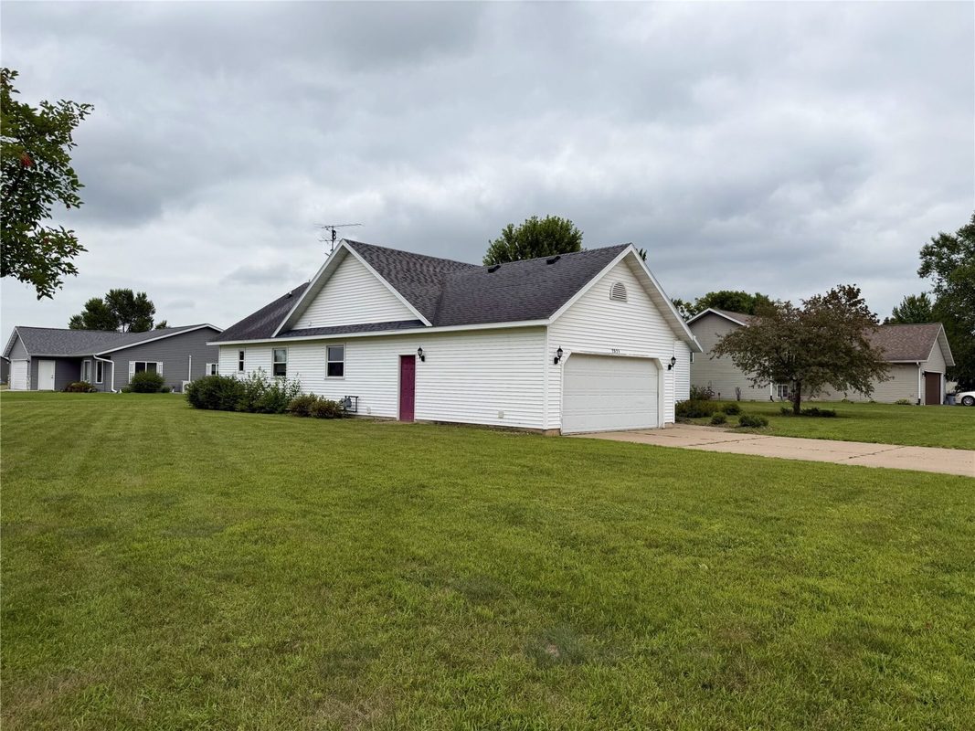 2321 5th Avenue, Bloomer, WI