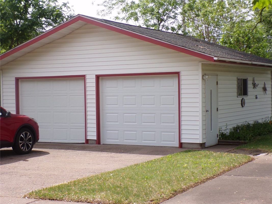 315 Wisconsin Street, Chippewa Falls WI 54729 - Residential house for sale - MLS #1603228 - image2