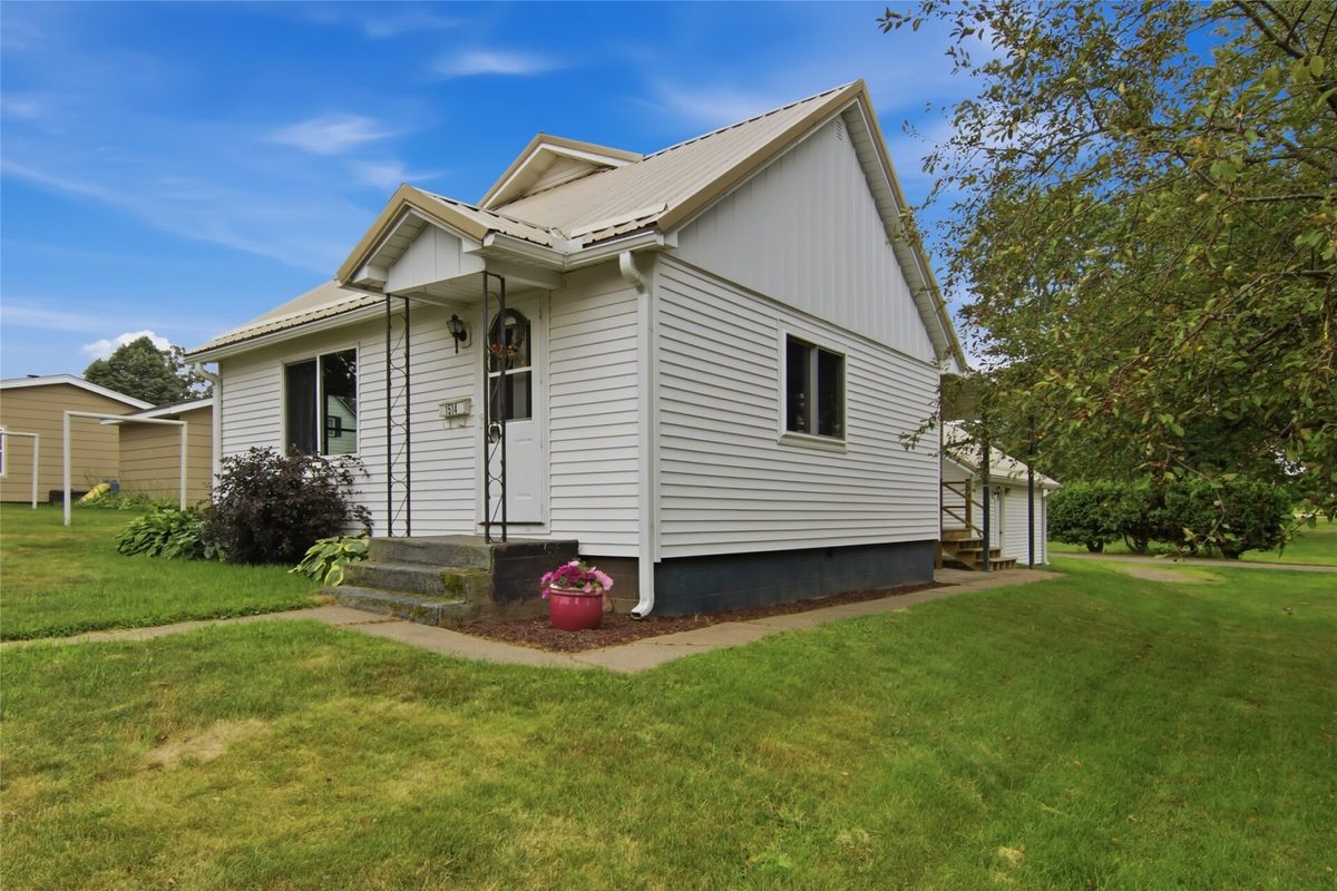 1514 6th Avenue, Bloomer WI 54724 - Residential house for sale - MLS #1603577 - image2