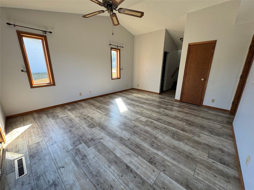 4002 Oak Knoll Drive, Eau Claire WI 54701 - Residential house for sale - MLS #1604569 - image14