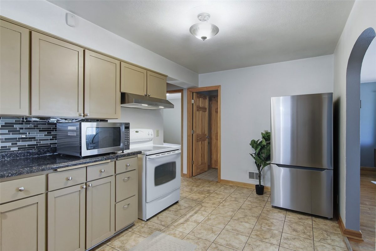1043 Vine Street, Eau Claire WI 54703 - Residential house for sale - MLS #1605776 - image12