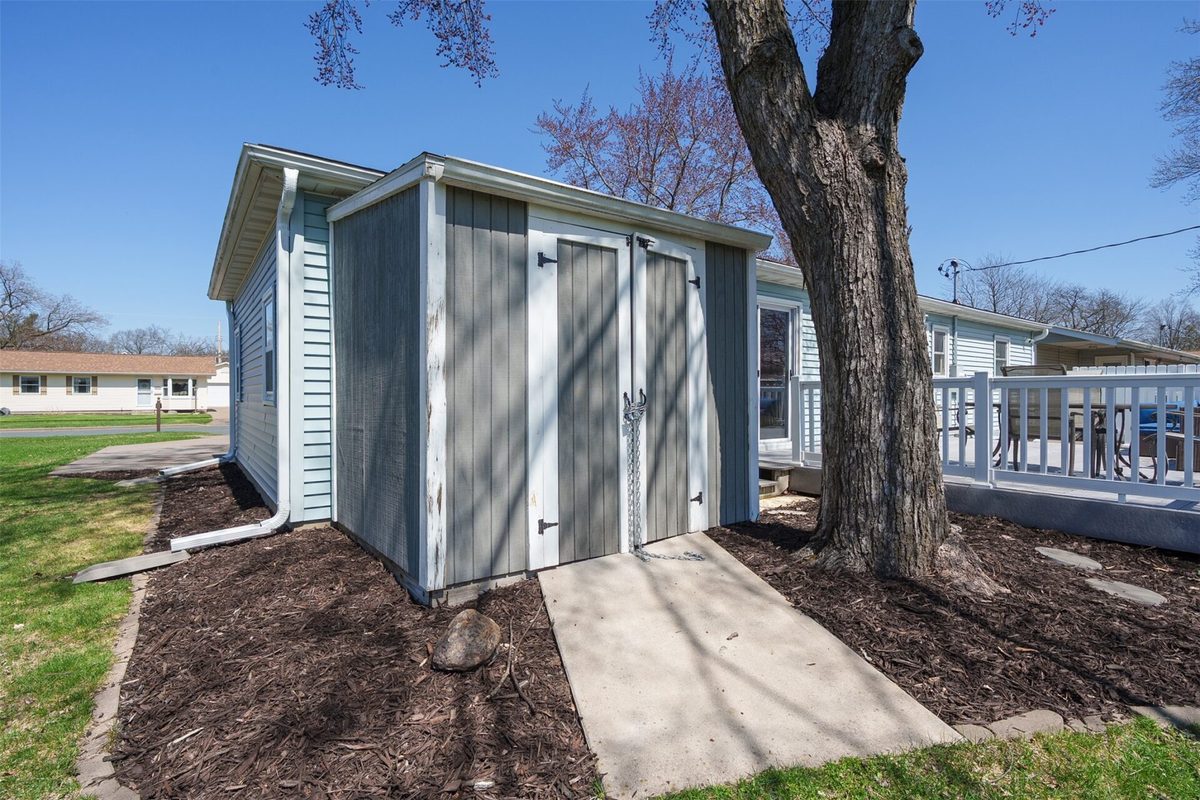 2527 Lynn Avenue Altoona WI 54720 — photo 37