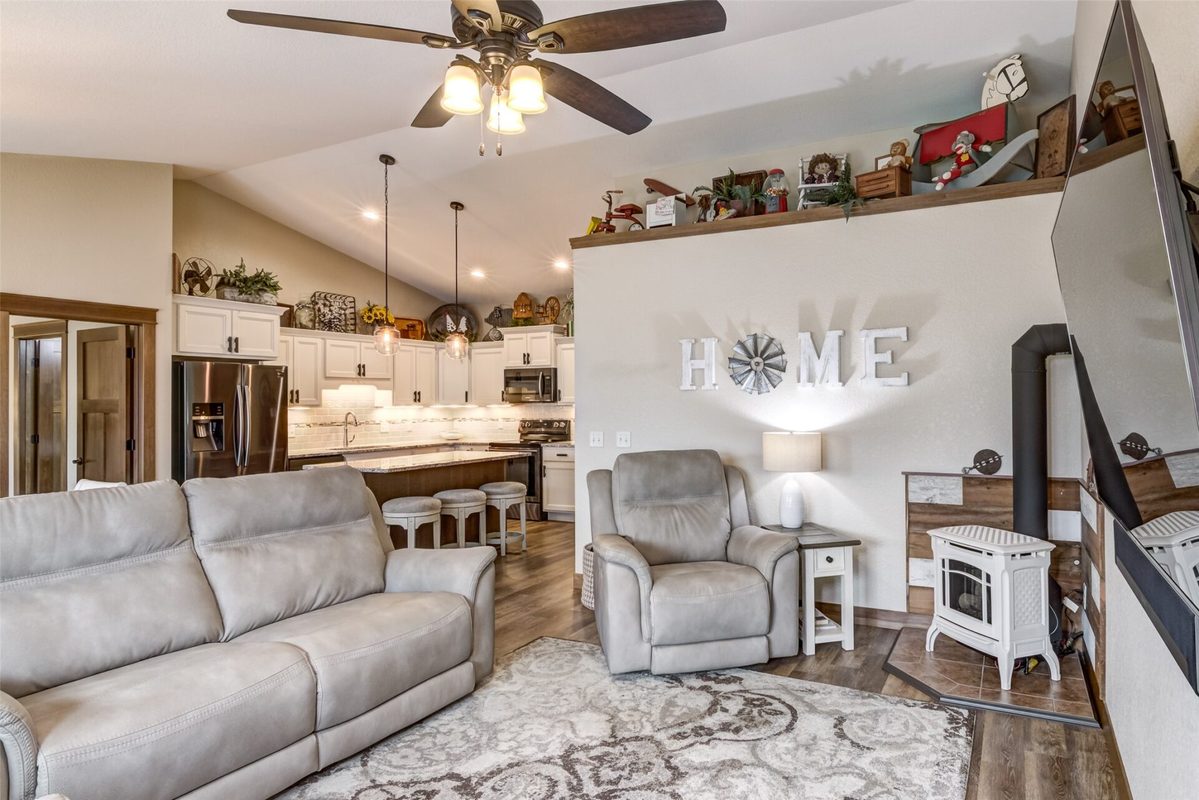 5609 Green Park Drive, Eau Claire, WI — photo 9
