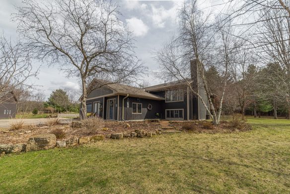 1549 Twin Springs Road, Houlton WI 54082 - Residential house for sale - MLS #1600036 - image1