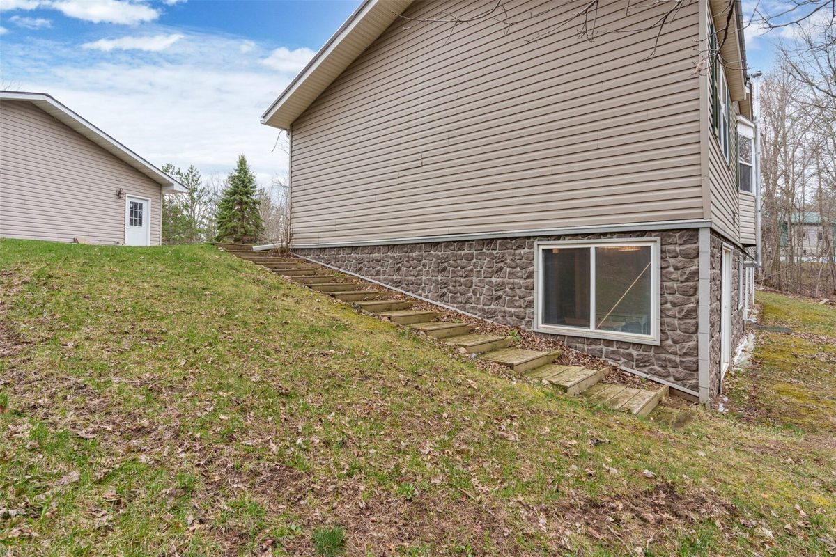 N5353 Thornapple Road, Ladysmith, WI