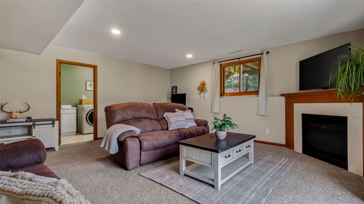 3309 Pointe Court, Eau Claire WI 54701 - Residential house for sale - MLS #1605029 - image18