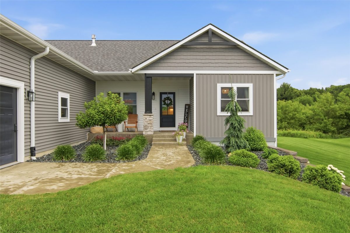 8777 Cottonwood Circle, Eau Claire WI 54701 - Residential house for sale - MLS #1602741 - image3