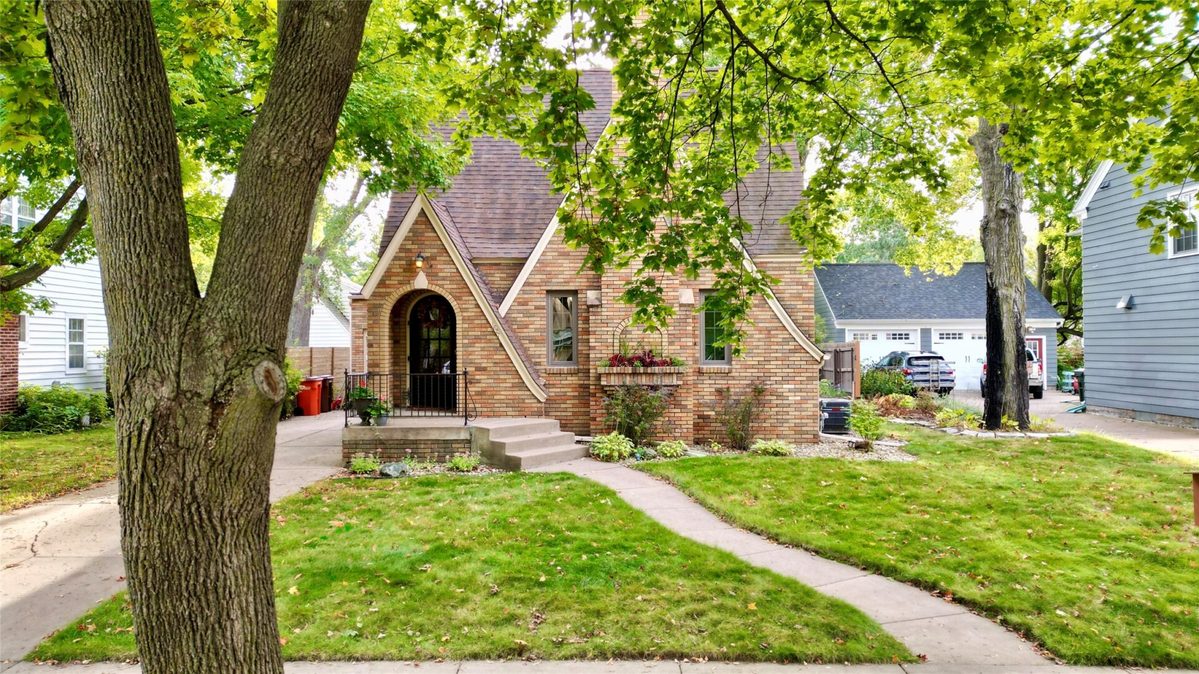 1627 Rust Street, Eau Claire WI 54701 - Residential house for sale - MLS #1605468 - image2