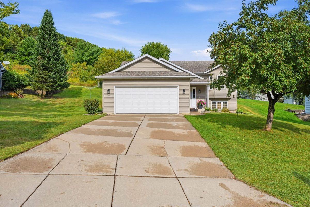 221 La Mans Lane, Eau Claire WI 54703 - Residential house for sale - MLS #1604868 - image3