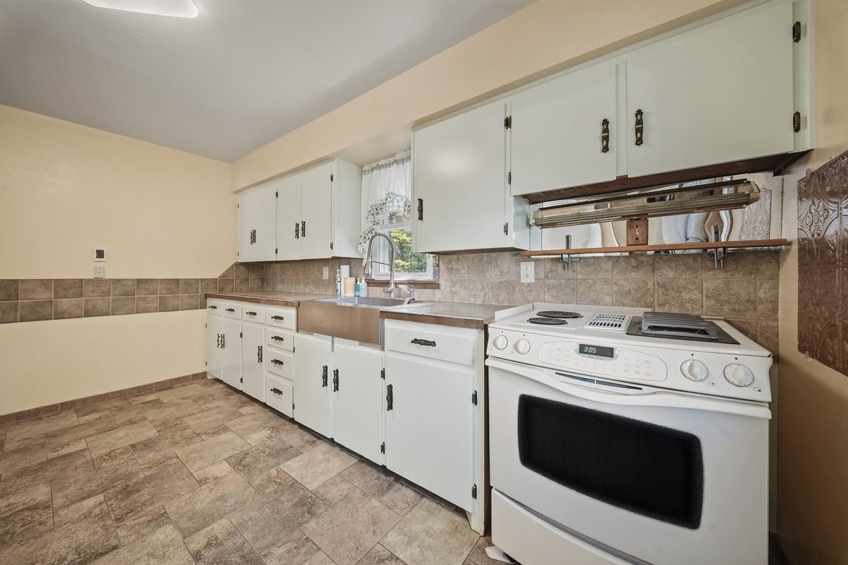 1132 Pershing Street, Eau Claire WI 54703 - Residential house for sale - MLS #1605170 - image7