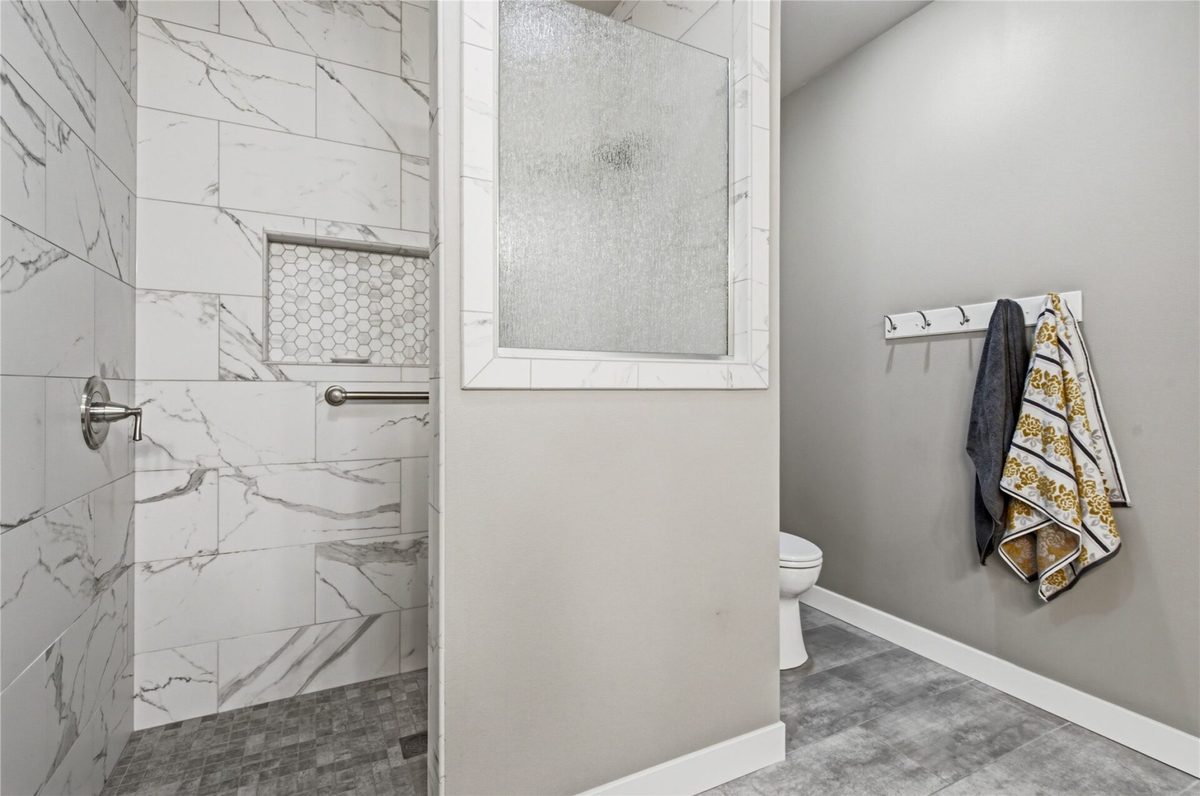 4523 Village Oaks Circle, Eau Claire WI 54701 - Residential house for sale - MLS #1602689 - image21