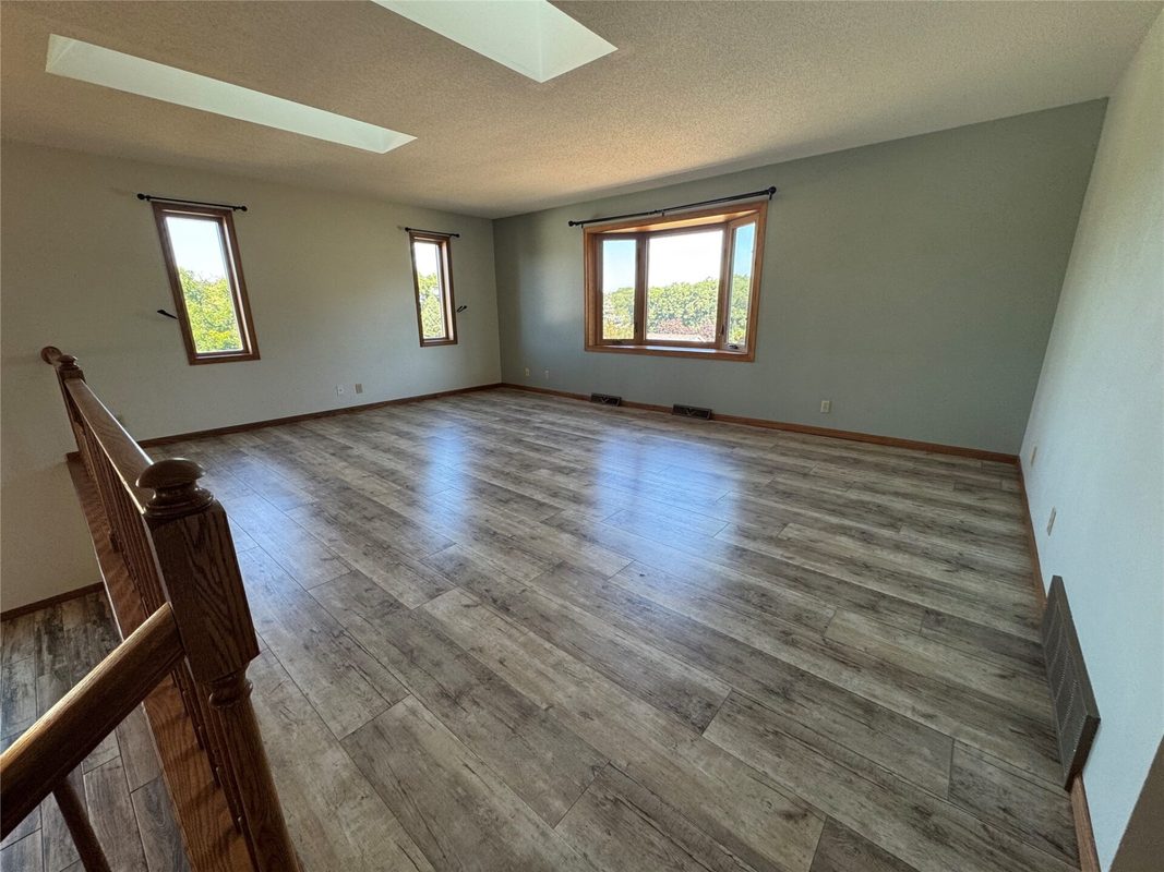 4002 Oak Knoll Drive, Eau Claire WI 54701 - Residential house for sale - MLS #1604569 - image12