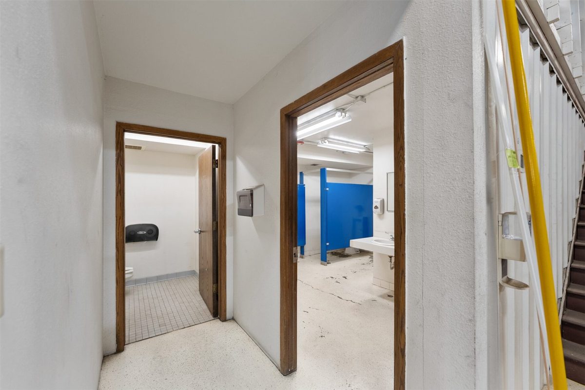 2725 & 2720 Arbor Court, Eau Claire WI 54701 - CommercialSale house for sale - MLS #1601993 - image12