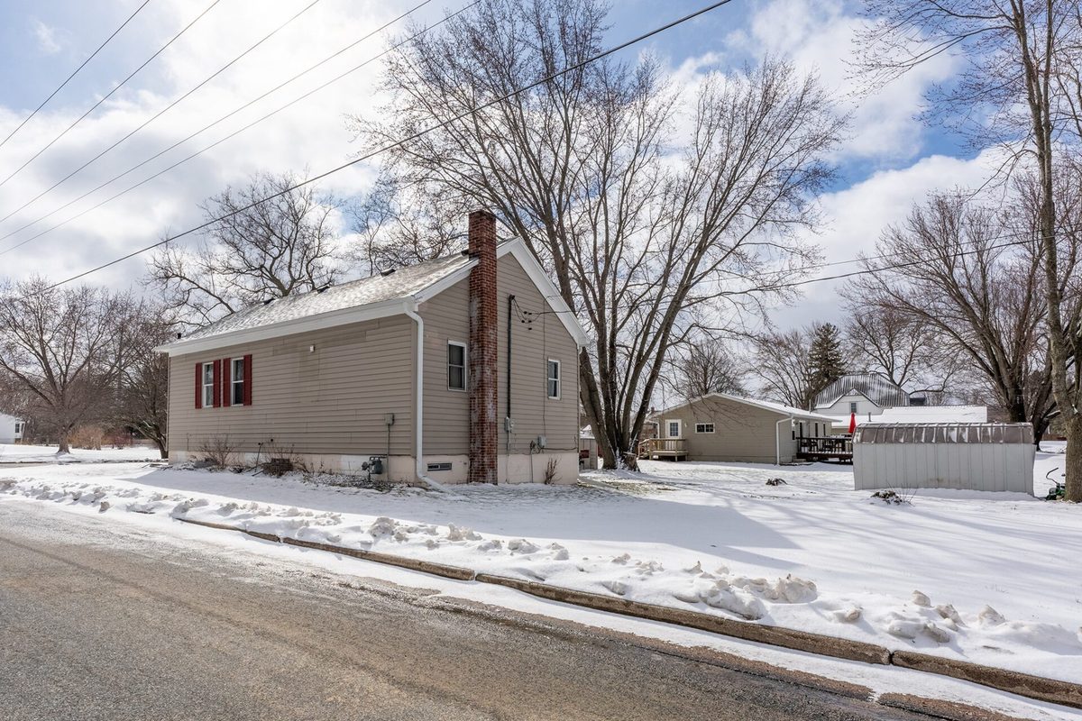311 Water Street, Augusta, WI