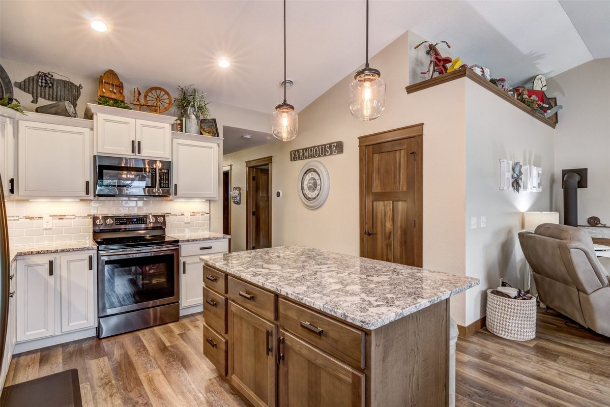 5609 Green Park Drive, Eau Claire, WI — photo 4