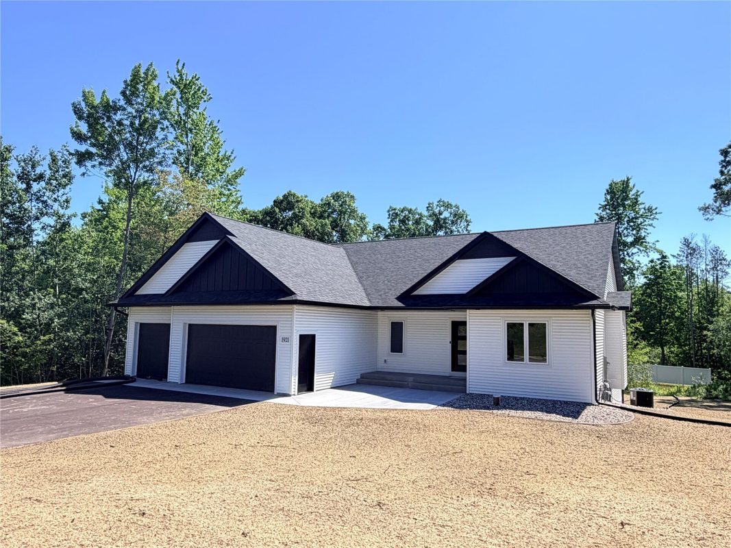 1921 Legacy Drive, Eau Claire WI 54703 - Residential house for sale - MLS #1601871 - image28