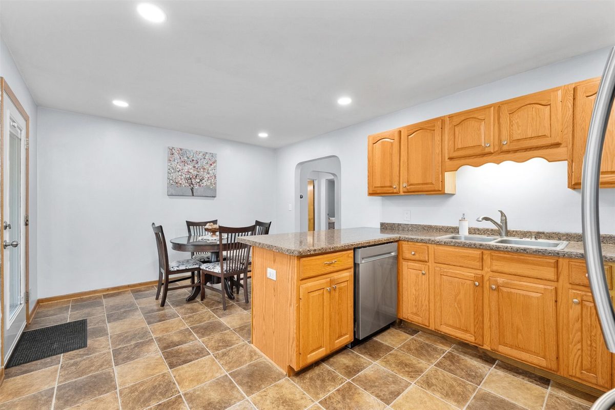 2129 Lexington Boulevard, Eau Claire WI 54701 - Residential house for sale - MLS #1602818 - image11